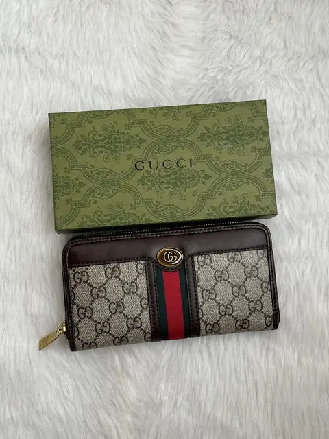 Gucci 89 Zippy Wallet With Original Box