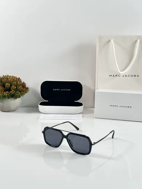 Marc Jacobs 2119 Black