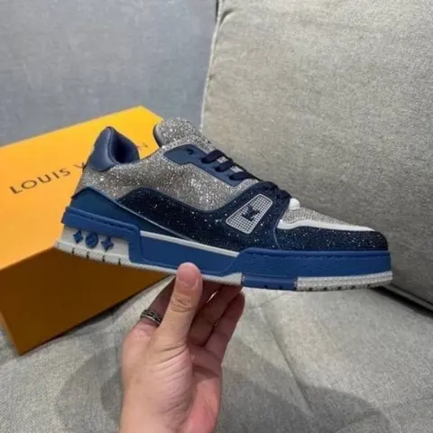 ....LOIUS VUTTON GLITTER SNEAKER 260