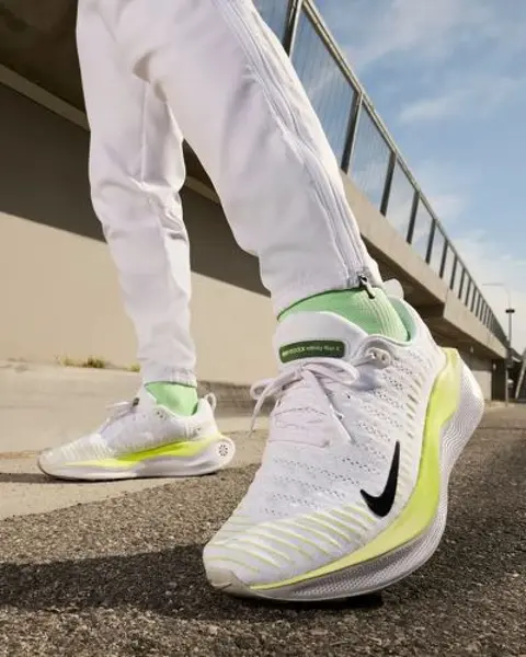 E react x infinity run 4 white light lemon twist