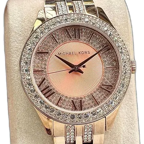 Michael kors Harlowe Quartz Crystal Rose-Gold - dial close-up