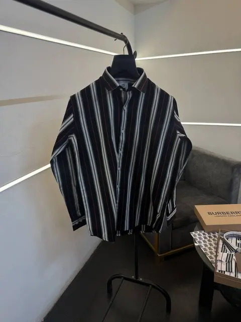 Burberry lining imported box pack shirt with brand button black