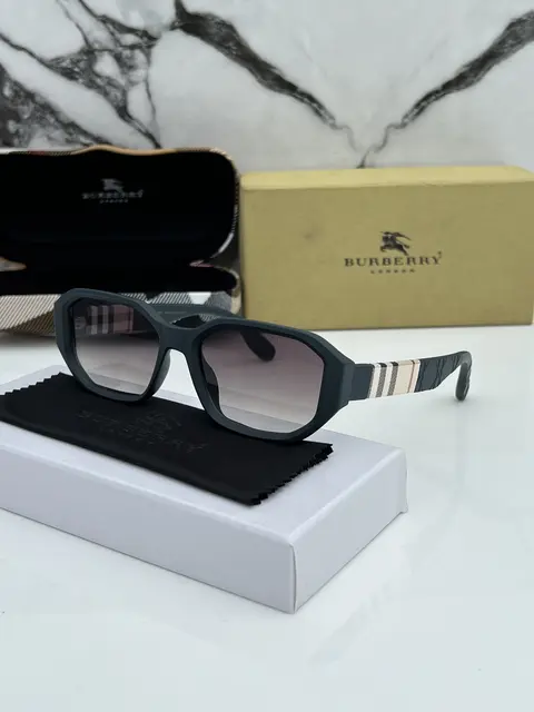 Burberry 1119 green