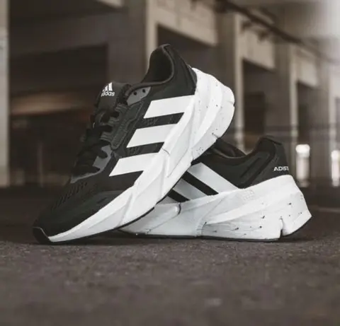 adistar turbo black white