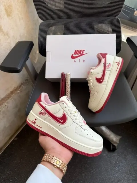 Nike airforce 1 low valentine s day with og box 2 extra bottle lace accessories 162