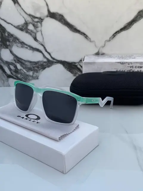 Oakley 83116 green