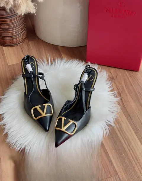 Valentino Garavani VLogo Signature Slingback Pumps Black Leather With OG Box & Carry Bag 933V Black