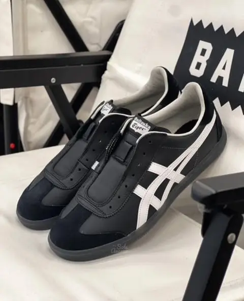Onitsuka Tigar Tokuten Slip On Black