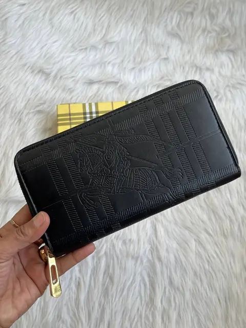 Burberry 139 Zippy Wallet With OriginalBox
