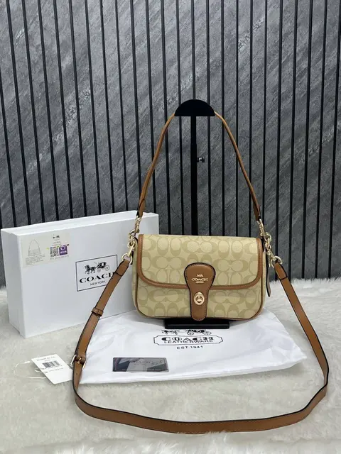 Coach Turnlock Hadley Apricot Shoulder Crossbody Bag With OriginalBox