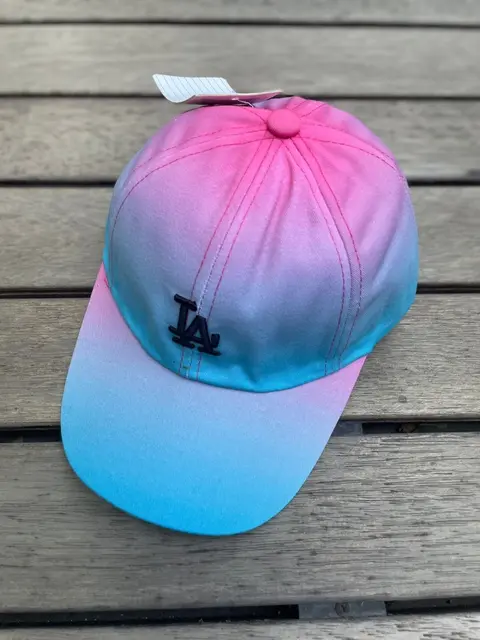 Los Angeles Lakers Theres The Rainbow Premium Unisex Cap With Box