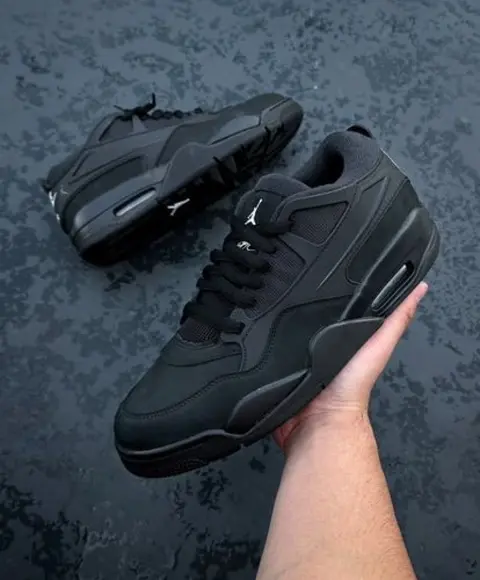 Nike Air jordan 4 RM black cat