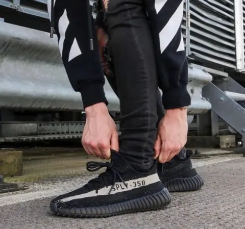 Adidas Yeezy Boost Sply 350 V2 Black White