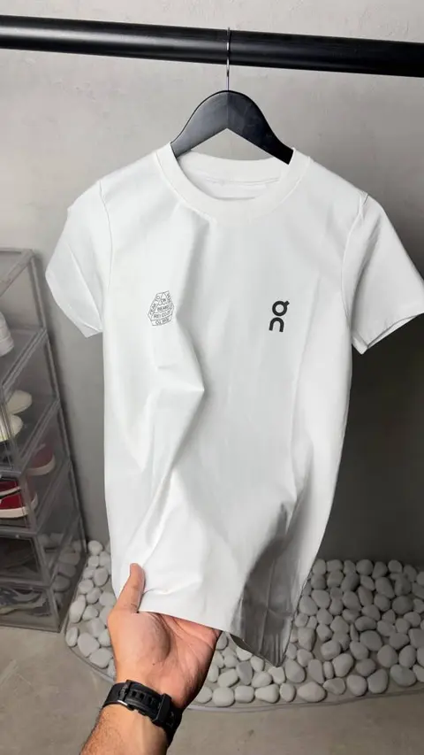 On Clou d Premium T-Shirt 2131. Sale offer VS1000
