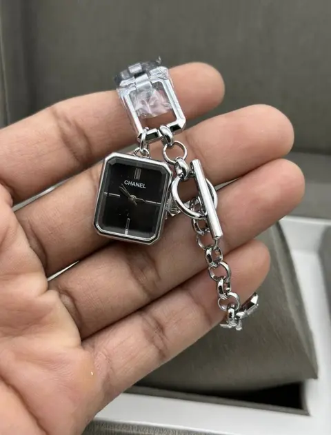 Chanel WATCH 147