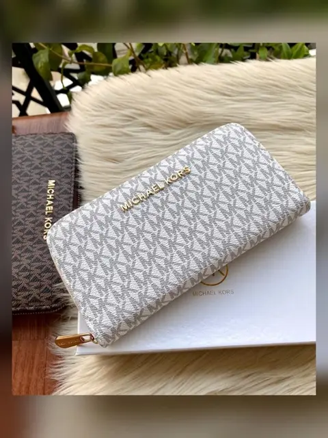 Michael Kors MK Zip Long Wallet With OG Box (White - 828)