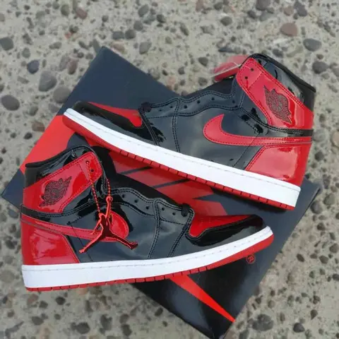 Air Jordan 1 Retro High OG Patent Bred
