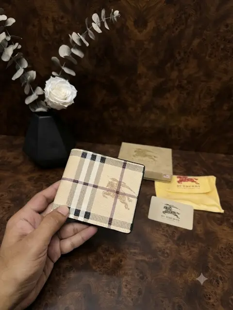 101 BURBERRRY PREMIUM QUALITY WALLET