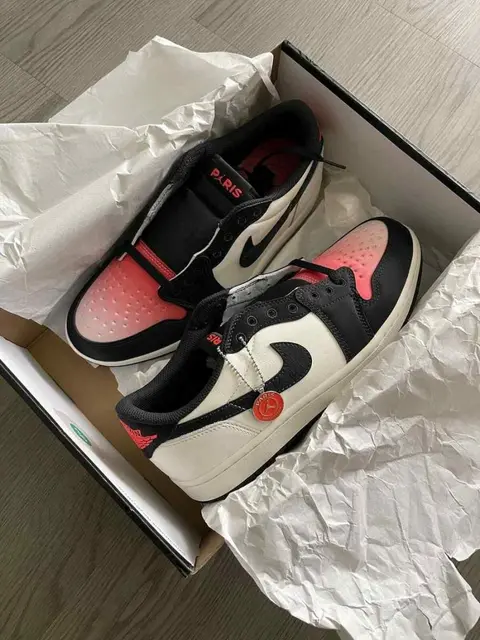 Air Jordan 1 Retro Low OG PSG Paris Saint-Germain