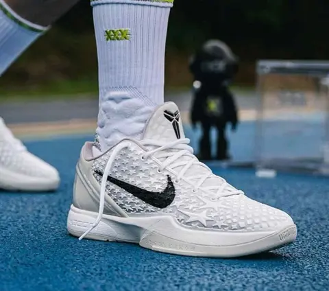 Nike Kobe 6 Protro All-Star 2.0 Adds A Starry Pattern