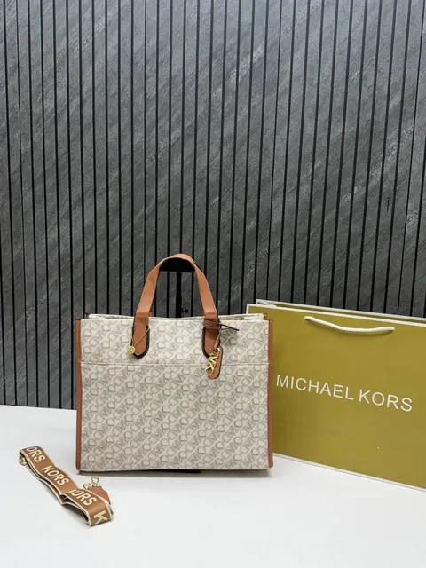 Michael Kors CB Gigi ZipperTote With DustCover CarryBag