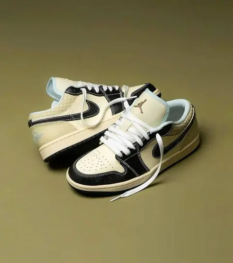 Air Jordan 1 Low SE Coconut Milk Black