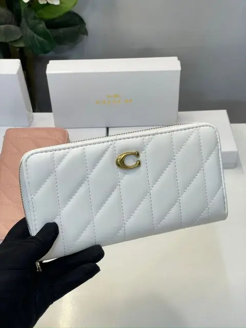 Coach Accordion Pillow Zipper Wallet With OG Box Dust Bag (White-854)