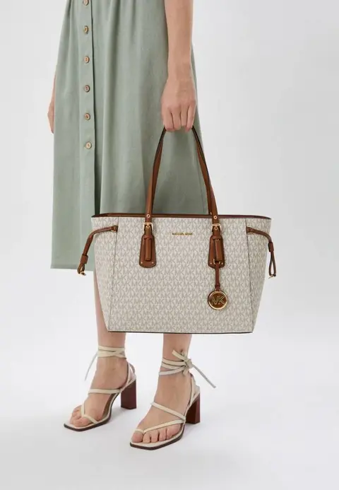 Michael Kors Voyager Tote With DustCover Tags