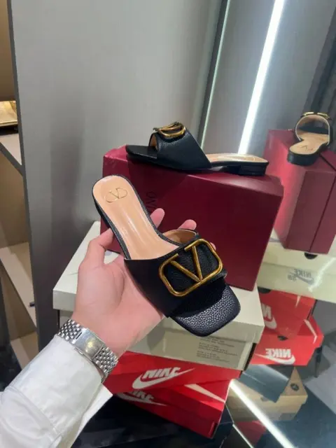 Valentino Garavani V Buckle Slide With OG Box & Carry Bag (Black-943)