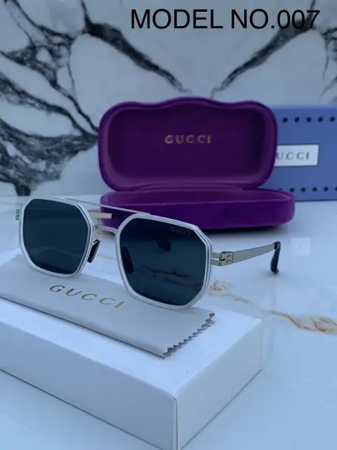 Gucci 007 white black