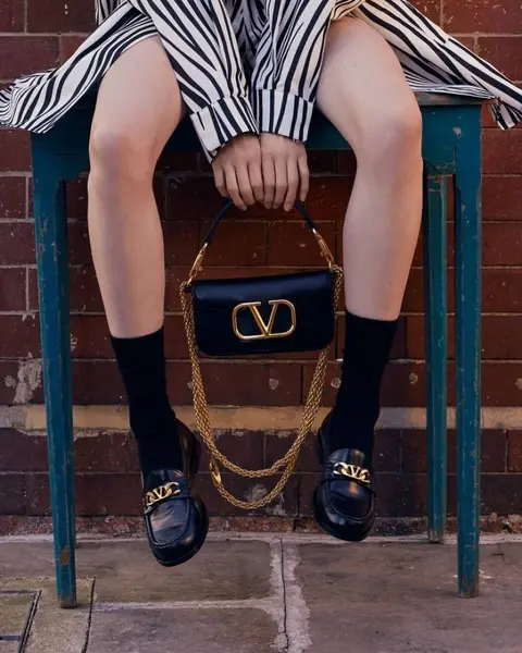 Valentino V Lock Black Small With OriginalBox