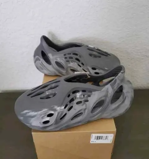 Adidas Yeezy Foam RNR MX Granite