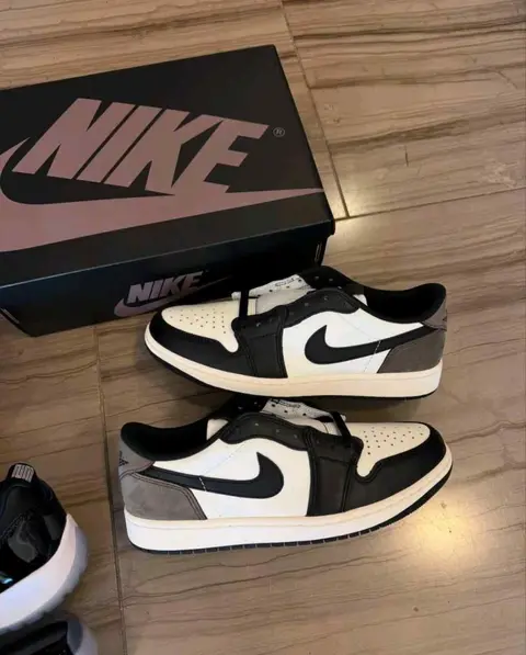 Air Jordan 1 Retro Low OG Mocha Semi UA