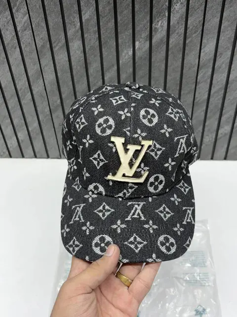 Louiiss Vuitton Front Big Logo Black Monogram Premium Unisex Hat With Original Zipper Polly Bag
