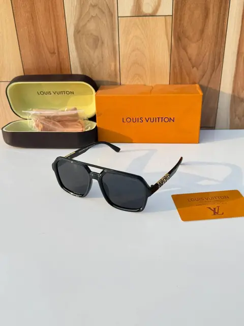 Louis vuittion 2687 black gold