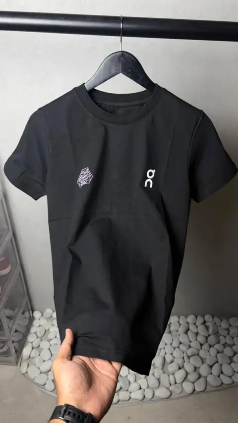 On Clou d Premium T-Shirt 2133 Sale Offer VS1000