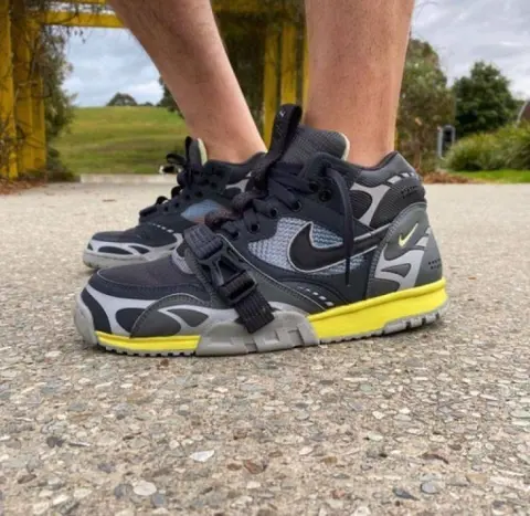 Nike air trainer 1 sp dark smoke grey 224