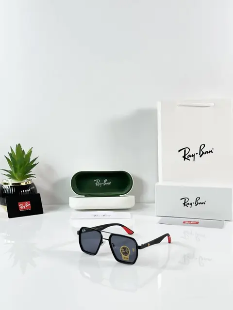 RB 010 Black