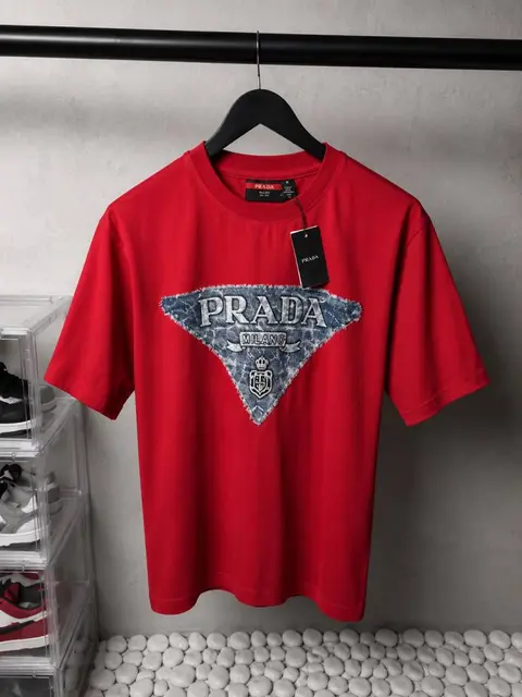 Prada Milano Logo T-Shirt 1182. Sale-offer VS1000