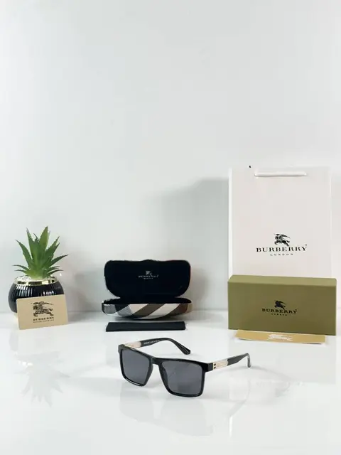 Burberry 8233 Shine Black