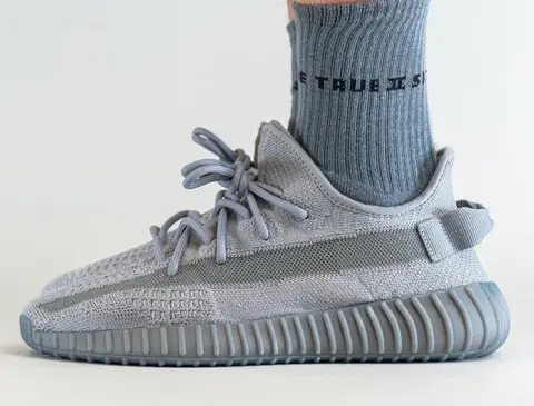 yeezy boost 350 v2 space ash