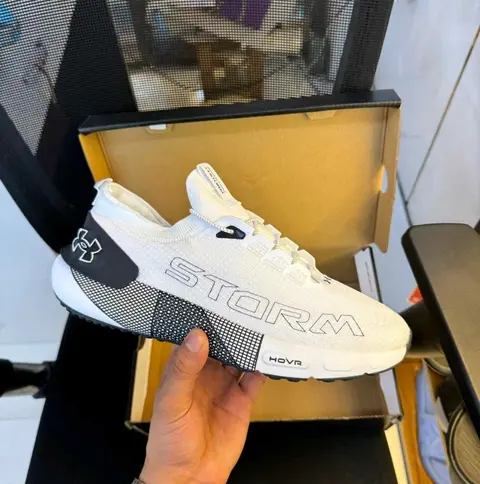Under Armorr HOVR Phantom 3 Storm White Black 1128