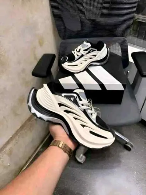 Adidas vento XLG MTW 324