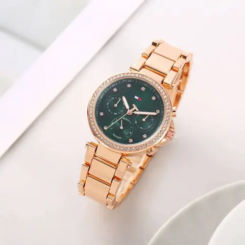 Tommy Hilfige r Emily Copper-Green