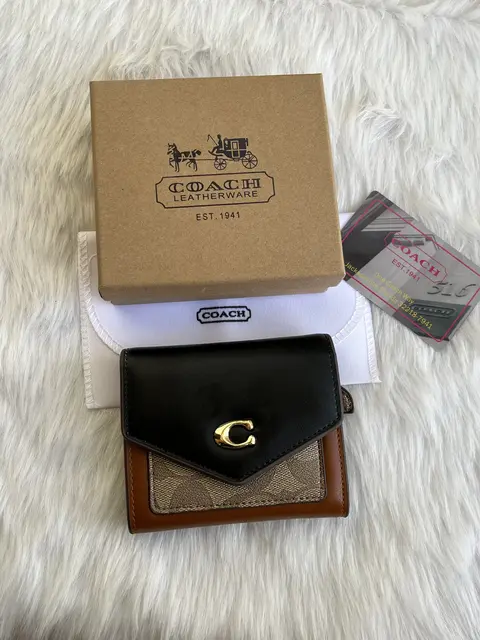 Coach 112 3 Fold Wallet With OriginalBox DustCover Card