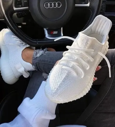 Adidas yeezy 350 v2 oreo white premium semi ua