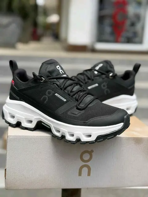ON Cloudrock Low Waterproof Black