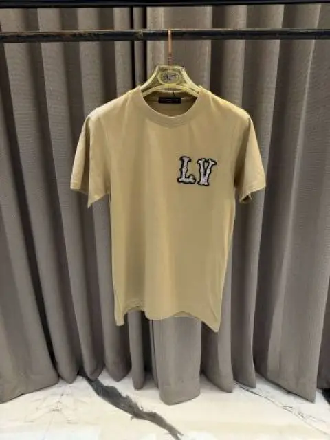 Louis Vouitton Chest Logo Round Neck T-shirt Brown