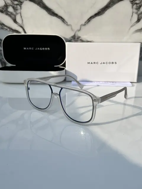 Marc jacobs 1010 white plano