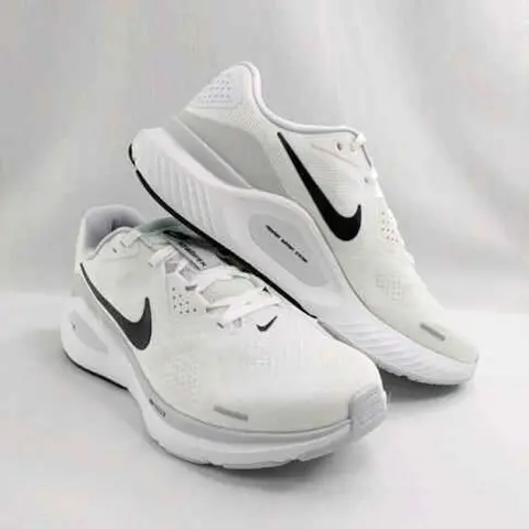 Nike Structure 26 black white 415